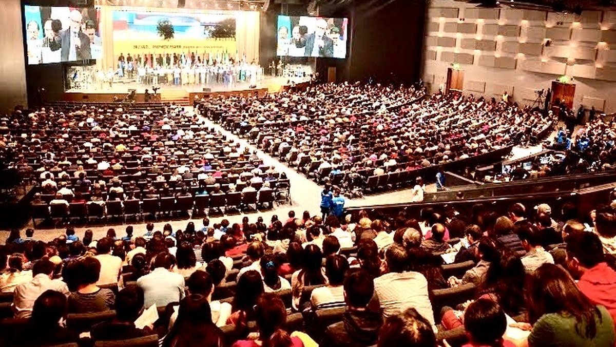 生命河靈糧堂敬拜聚會場景