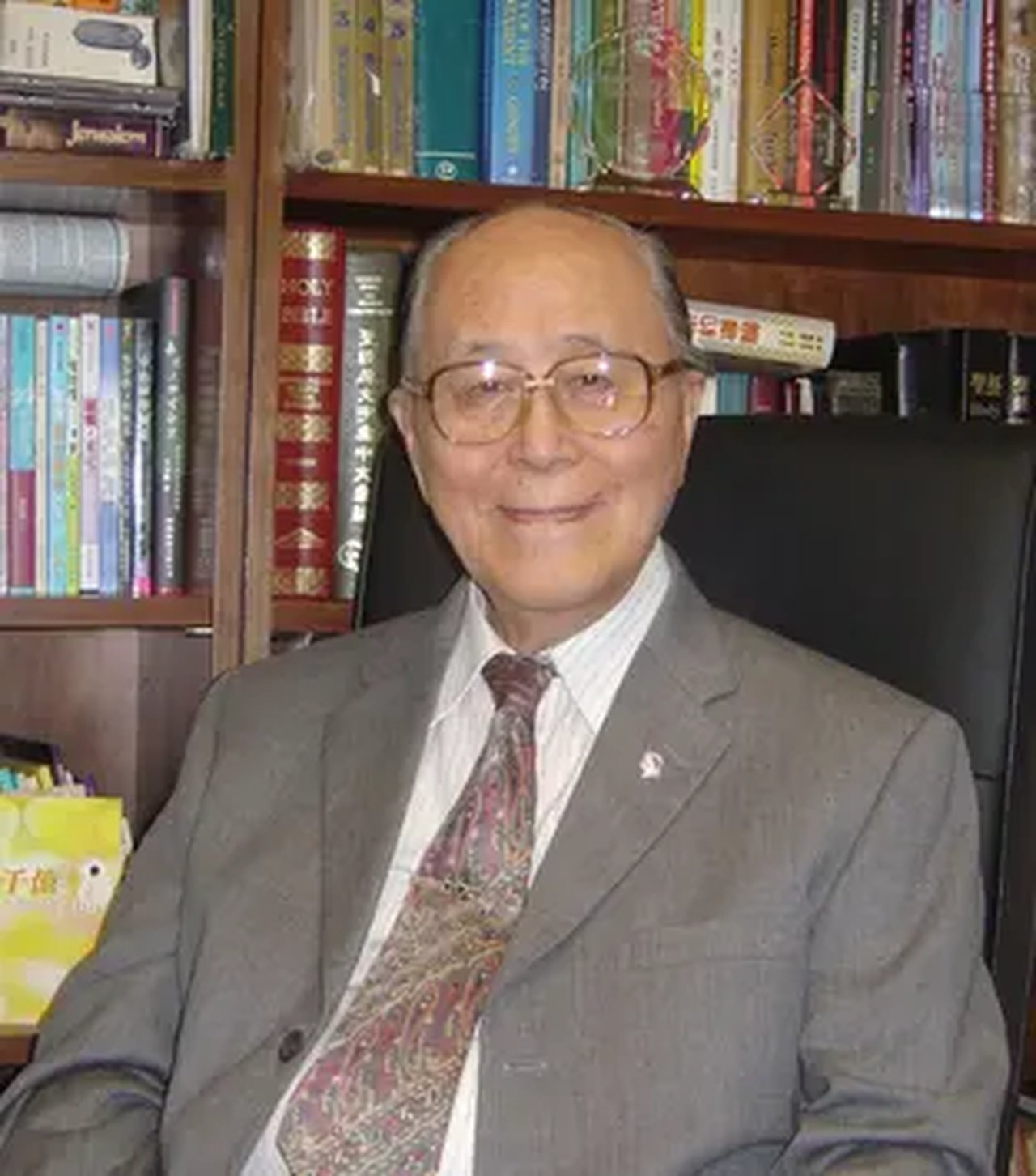 滕近輝牧師書房照